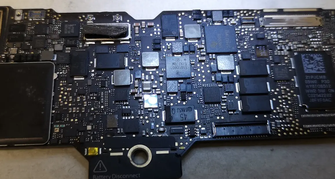 Datenrettung MacBook mit fest verlöteter SSD Datenrettung MacBook mit fest verlöteter SSD